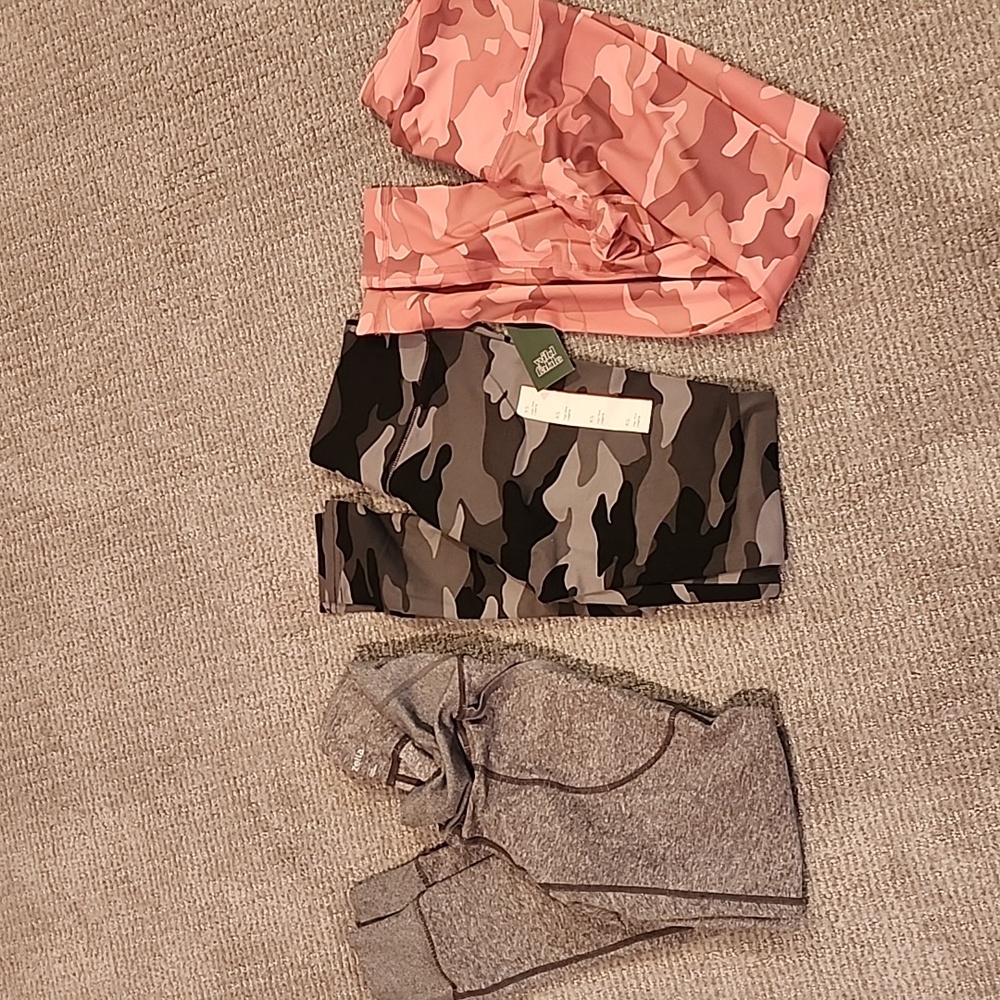Womans XS leggings lot 3 pairs